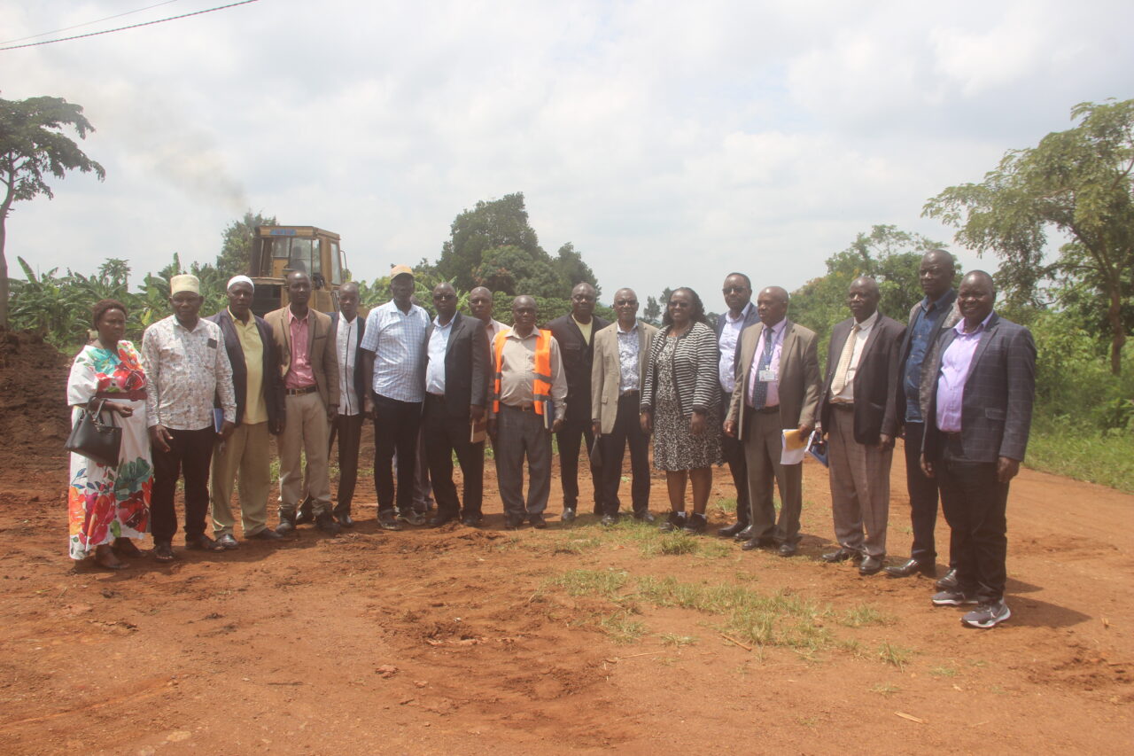 Govt upgrades Bunyoro University access roads